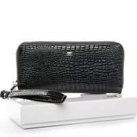 Чорний лаковий гаманець модель W38 black